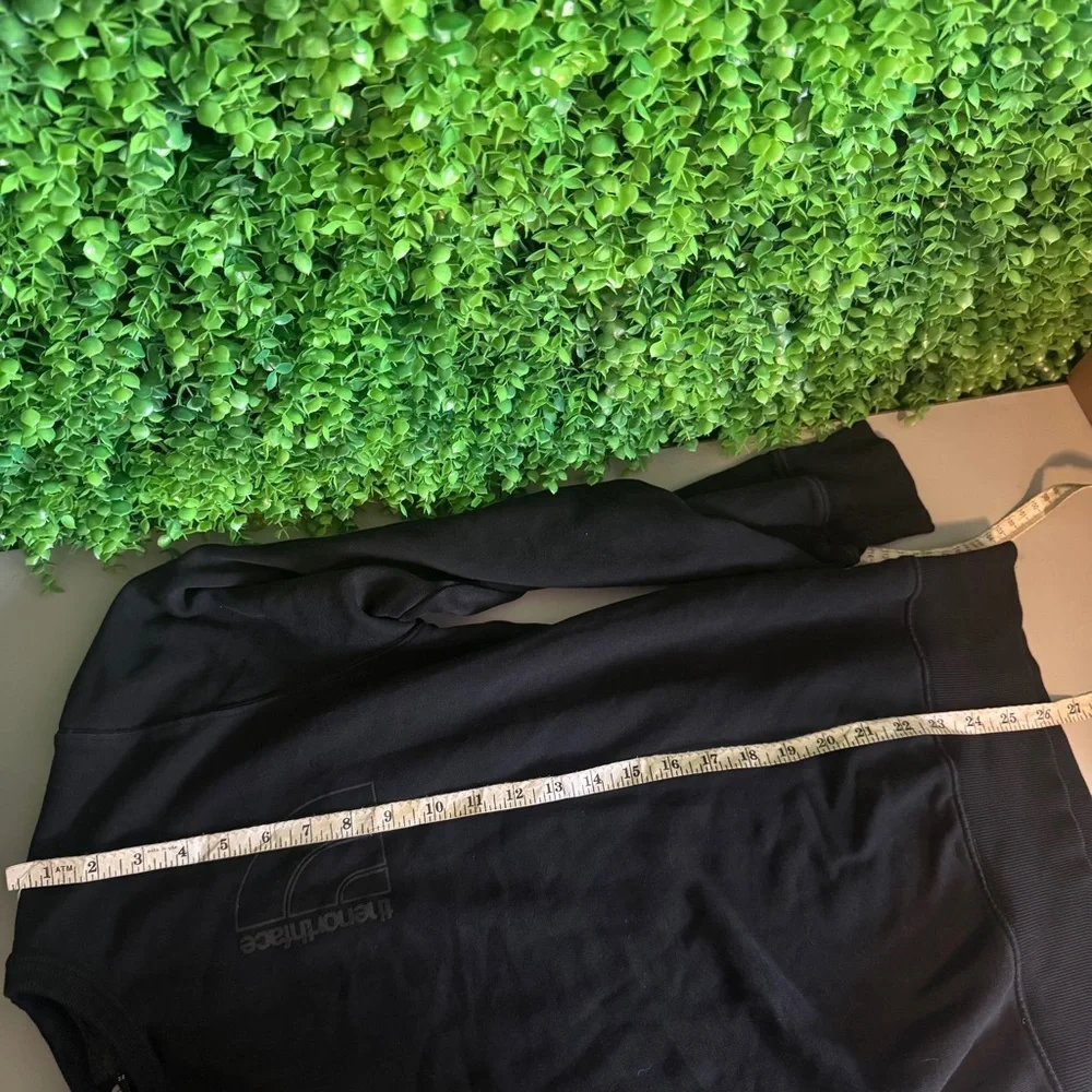The North Face Men's Medium Black Pullover Sweater